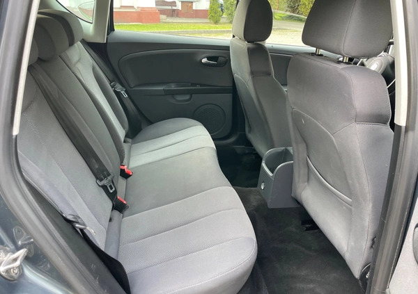 Seat Leon cena 12777 przebieg: 199000, rok produkcji 2005 z Puławy małe 92